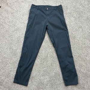 Lululemon E4 Trouser 5 pocket mens 32, length measures 30” 73% cotton